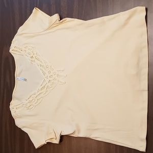 White Stag Light Yellow w Crochet Neckline Tee 16/18